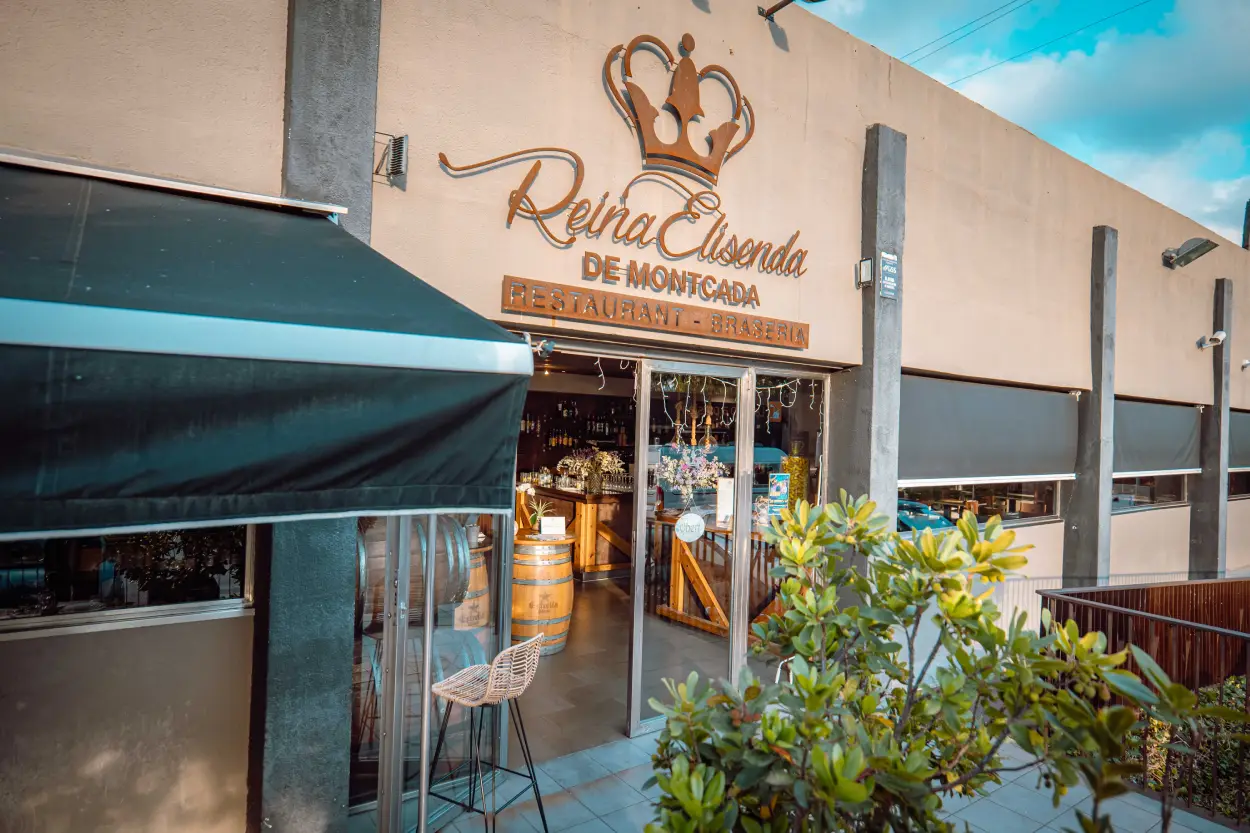 Restaurante con encanto y sello propio - Reina Elisenda