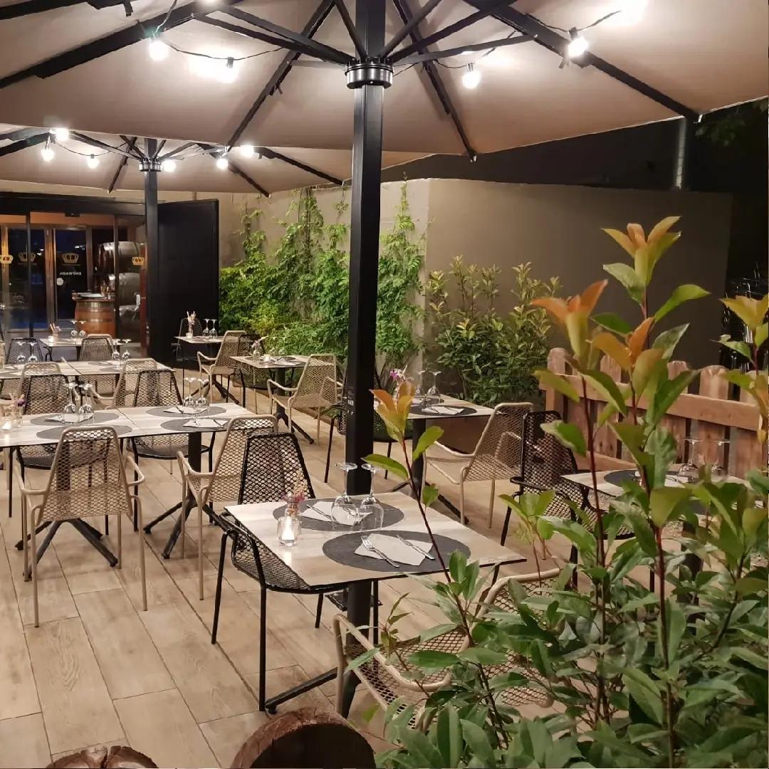 Restaurante con terraza en Montcada i Reixac - Reina Elisenda